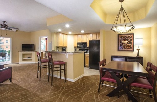 Survey Creek Resort | Resort Managed 2 BR -Sleeps 8 at Wyndham Palm Aire -Pools, Free Beach Shuttle!