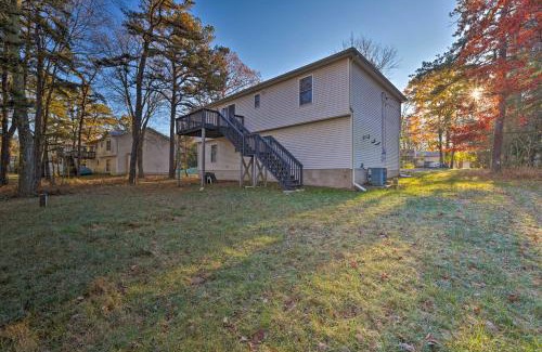 Pocono Summit House | Resort Perks and Lake Access Poconos Retreat