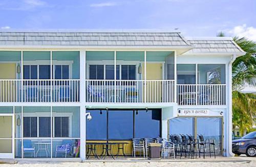Holmes Beach Resort | Resort Sixty-Six