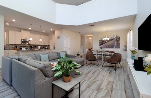 Loughman House | Resort-Style 5BR Home | Private Pool, Spa & Family Fun!