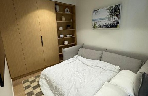 Palm Beach Apartment | Resort Style Ocean Front Apartment Palm Beach