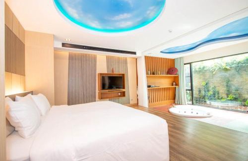 Chiang Mai Apartment | Resort Style Studio Room At Pool Suite Chiang Mai