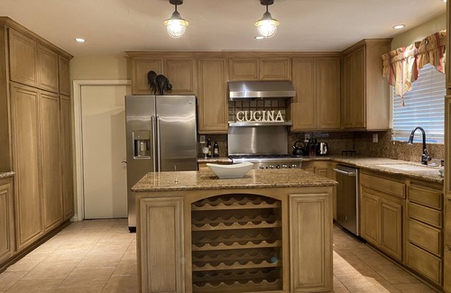 Camarillo House | Resort style, Tuscan Home Close to shops, 45min to L. a. & 45min to Santa Barbara