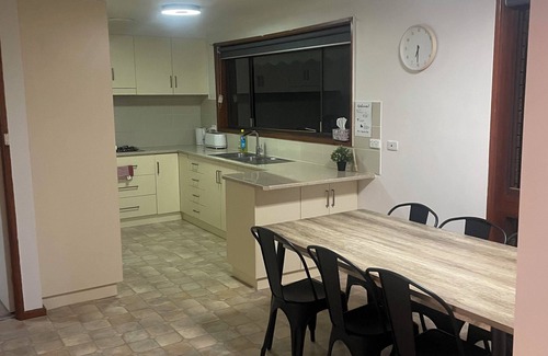 Lake Albert House | Rest, Relax and Recoup