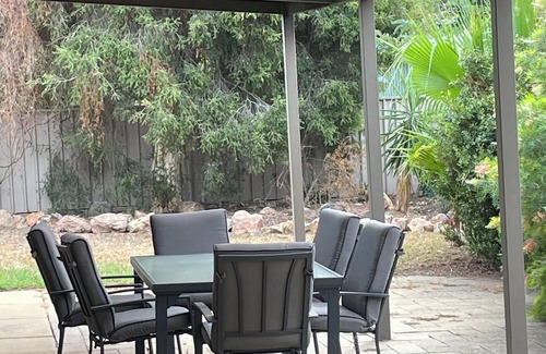 Lake Albert House | Rest, Relax and Recoup