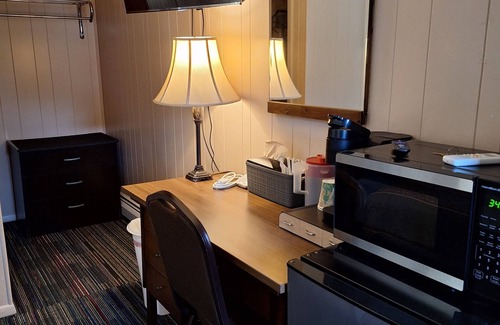 Tiona Hotel | Rest Stop 6 Inn