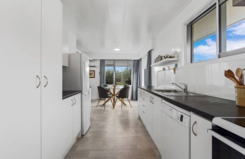Waiotahi Apartment | Rest Stop on Richard Street