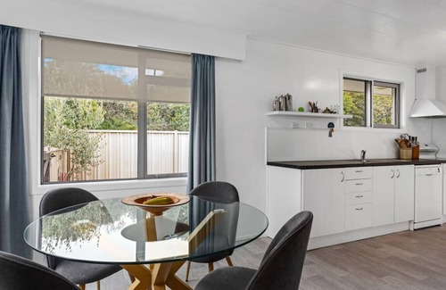 Waiotahi Apartment | Rest Stop on Richard Street