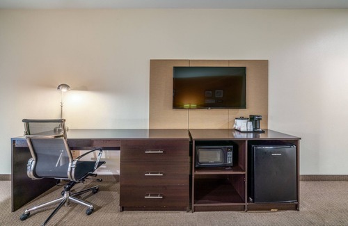 Houston Hotel | Rest Well Inn & Suites
