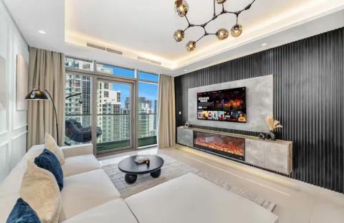 Trade Centre 1 Apartment | Restay Homes at Paramount Midtown Hotel - Highest infinity pool access with Burj View