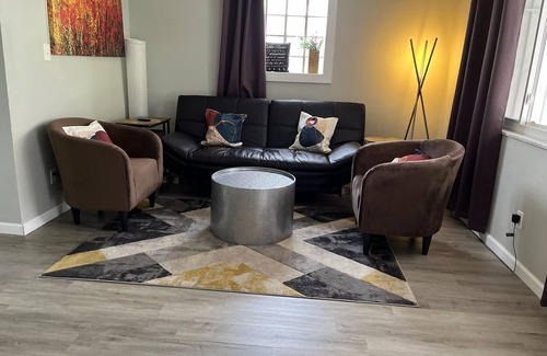 South Hills House | Restful Nest near downtown
