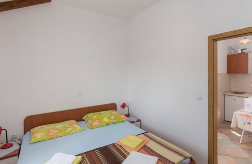 Kolocep Island Apartment | Restful Villa in Dalmatia with Garden