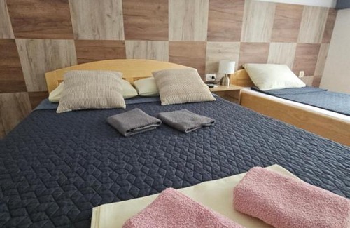 Doboj Bed & Breakfast | Restoran i sobe "Tocak"