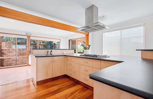 Gerroa House | Retreat by the Sea – Coastal Escape with Cozy Spa & Panoramic Ocean Sunset Views