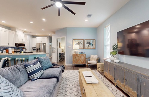 San Luis House | Retreat | Gulf Views | Large Deck | Group Ready