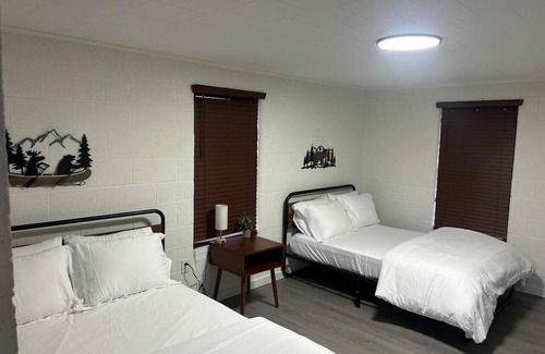 Cookson Hotel | Retreat Lake Tenkiller Motel#1