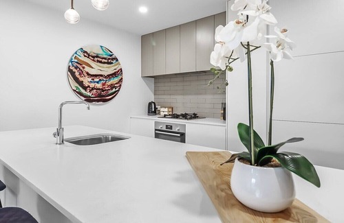 Geelong Apartment | Retreat on Bellerine Two I Geelong CBD