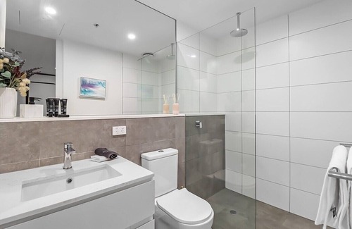 Geelong Apartment | Retreat on Bellerine Two I Geelong CBD