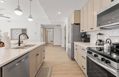 St. George Condo | Retreat to Redrock: Resort Indoor/Outdoor Pool, Basketball + Pickleball, PS5!