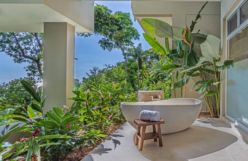 Dominical House | Retreats - Experience The Extraordinary