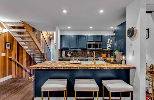 Kings Beach Condo | Retro-Chic Tahoe Retreat Near Lake & Trails