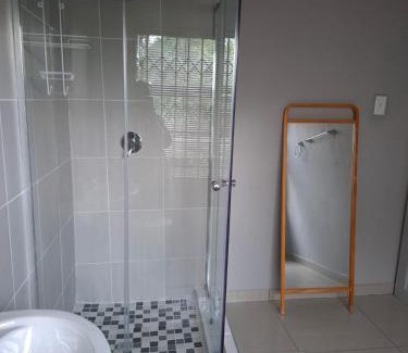 Vanderbijlpark House | Retro Guesthouse