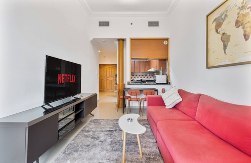 Al Sufouh 2 Apartment | Retro-Modern 1BR in Marina Near JBR Beach & Mall
