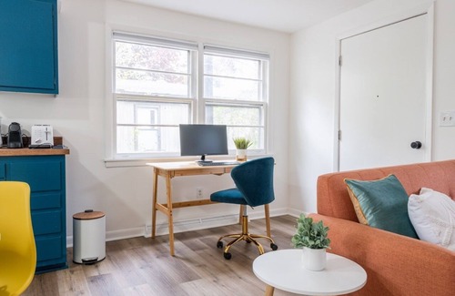 Lincoln Park House | Retro Retreat: renovated 2BR, desk, no chore list!