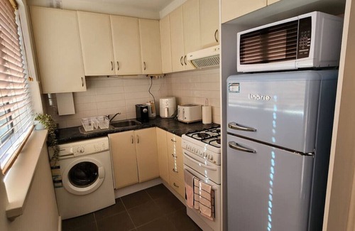 St Kilda Apartment | Retro Rose St Kilda Mansions
