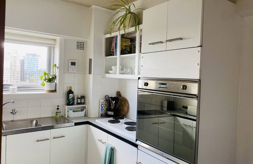 Sydney Apartment | Retro Sydney Harbour-view Penthouse- Free Parking