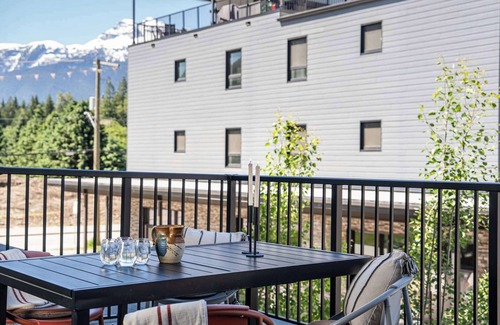 Revelstoke Condo | Revelstoke - Condo with Hot Tub-Sea Eagles Landing