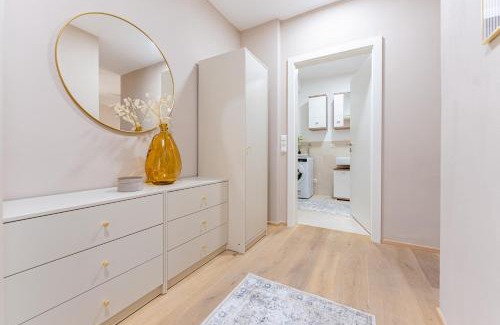Krems an der Donau Apartment | revLIVING Garden Suite am Steinertor