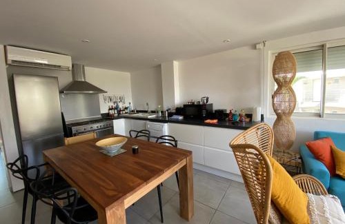Orient Bay Apartment | Rev’Lointains