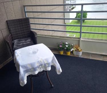 Bad Hoenningen Apartment | Rheinapartmen8 Dependance 8