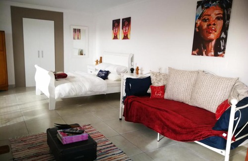 St. Helena Bay Apartment | Rhodes Ave Cottage