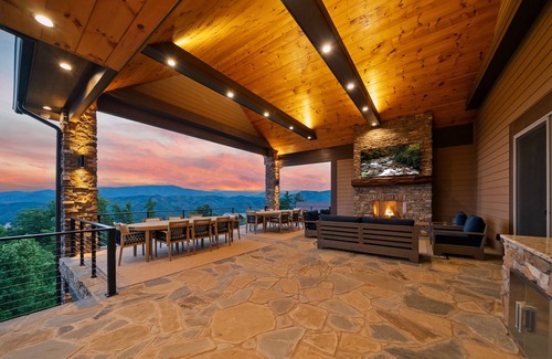 Gatlinburg - Pigeon Forge House | Rhythm & Views | 15,000 Sq Ft Luxury Estate w/Karaoke Studio, Swim Spa, Theater & Epic Views