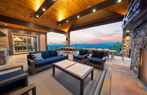 Gatlinburg - Pigeon Forge House | Rhythm & Views | 15,000 Sq Ft Luxury Estate w/Karaoke Studio, Swim Spa, Theater & Epic Views