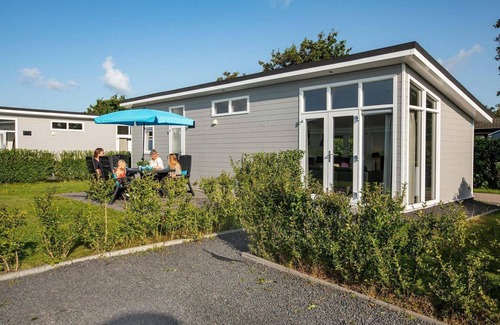 Aalst Ski Chalet | ✓ Rialto at Recreatiepark het Esmeer ✓ Holiday home for 5 persons ✓ Located in Aalst (Gelderland) ✓ Waterside holiday park ✓ Book directly through the park