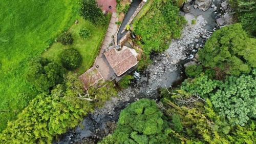 Nordeste Ski Chalet | Ribeira do Guilherme - Watermill house Botanic Garden