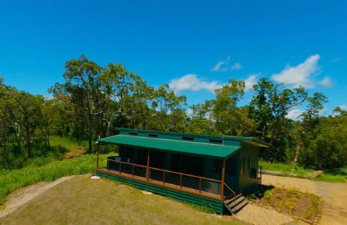 Woodwark House | Ridge Cabin - Stunning Views - 5km From Neighbours