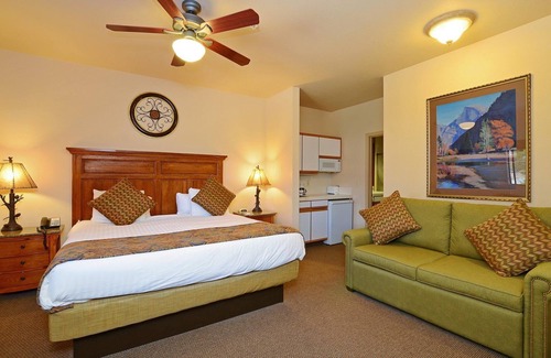 Tahoe Village Hotel | Ridge Pointe Resorts