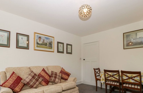 Malvern Cottage | RIDGE VIEW MALVERN, pet friendly, with a garden in Great Malvern