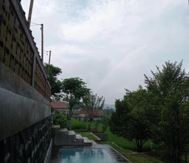 Cijeruk Villa | Riel's farm by nyaman Disini