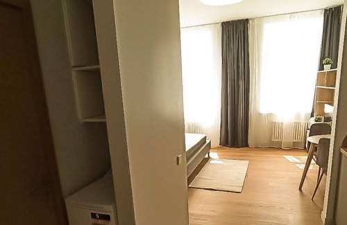 Centrs Apartment | Riga Center - Quiet Studio/ 5 min to Old Town/NFLX