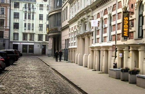 Centrs Apartment | Riga Center - Quiet Studio/ 5 min to Old Town/NFLX