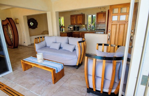 La Manzanilla House | Right in front of the sea! Maguey House