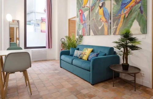 Notre Dame Apartment | Right next to Notre Dame,Seine &Shakespeare &Co in the heart of the Latin Qtr!