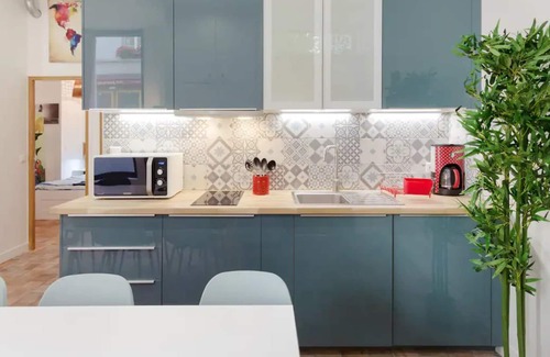 Notre Dame Apartment | Right next to Notre Dame,Seine &Shakespeare &Co in the heart of the Latin Qtr!