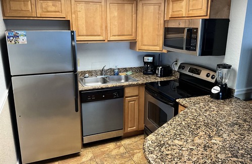 Lake View Apartment | Right on the Beach !n3rd Floor Corner unit !nAmazing Views !