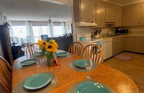 Birch Bay House | Right on the beach! Gorgeous views, kayaks, full kitchen, miles of tideflats!